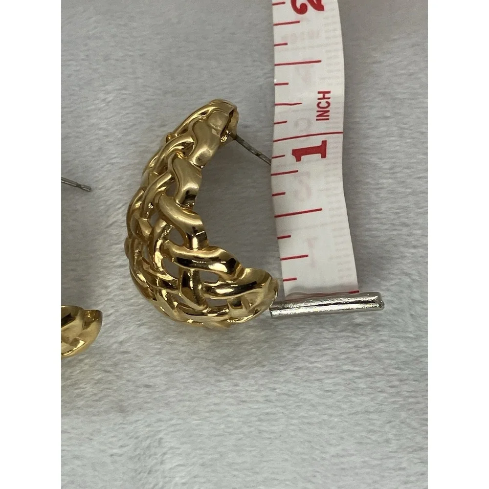 Vtg Gold Tone Basket Weave Earrings Post Bold Old Money Luxury Statement Estate